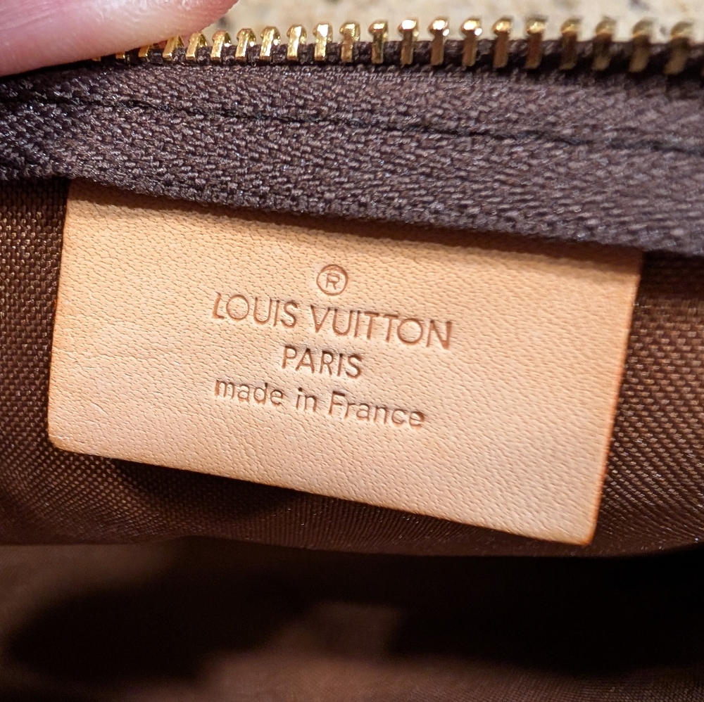 Louis Vuitton Monogram Eva Pochette with Gold Chain And Cardholder - Picture 8 of 13